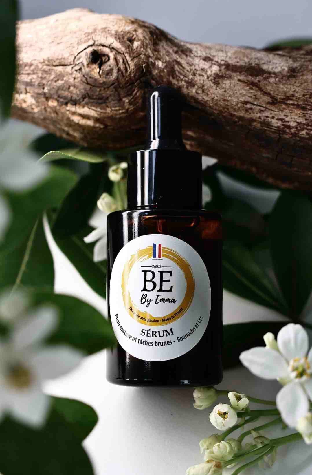 Un sérum naturel et bio à base de lys et de bourrache pour les peaux matures et les tâches brunes