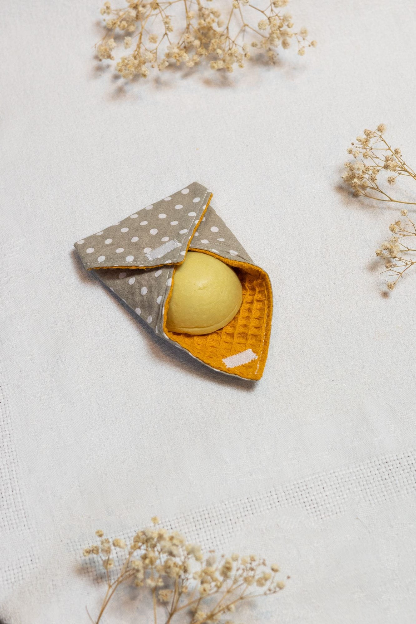 Pochette de transport pour cosmétiques solides