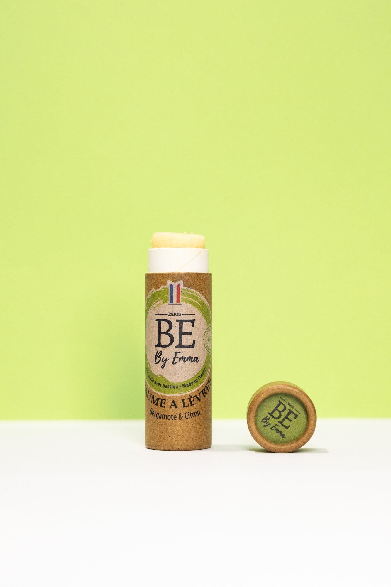 Baume à lèvres bio en stick cartonné parfumé à la bergamote et au citron
