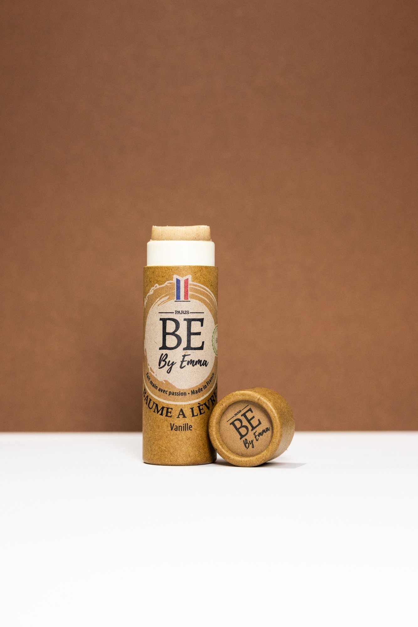 Baume à lèvres à la vanille et au cacao en tube push-up