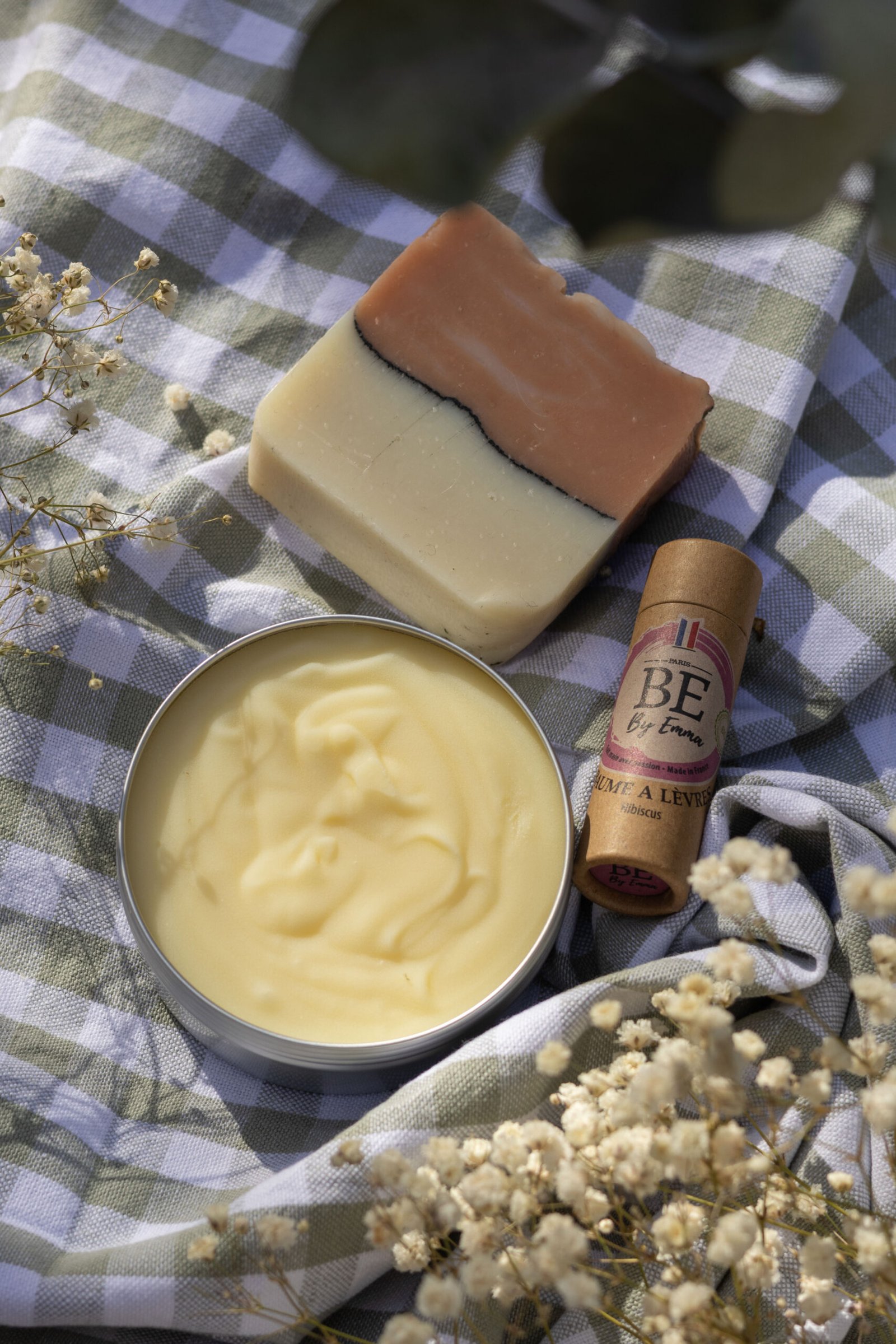 Coffret en édition limitée pour la Saint Valentin contenant 3 cosmétiques bio de la marque BE by Emma