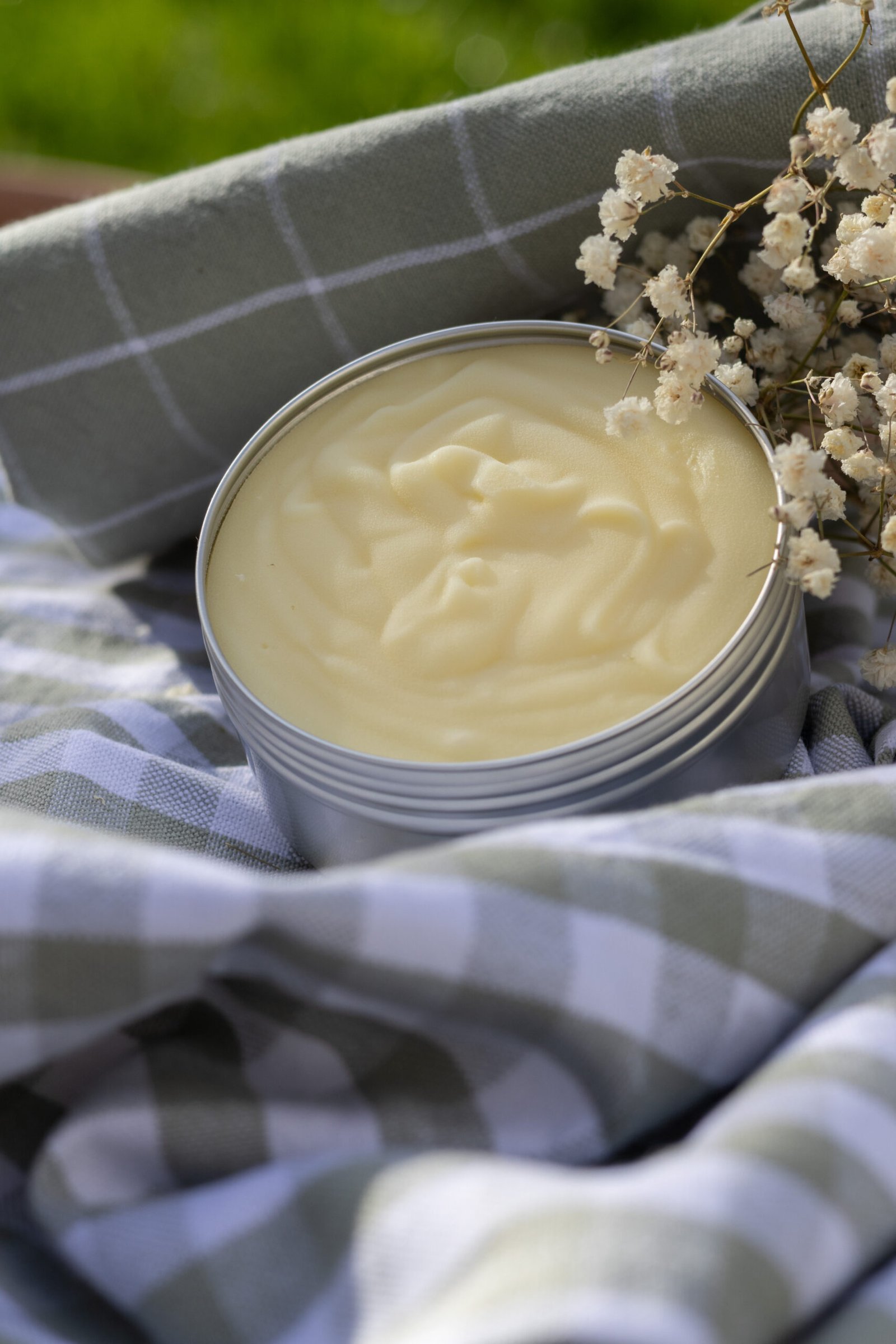 Baume corps au tiaré avec un doux parfum de ylang-ylang, orange et jasmin