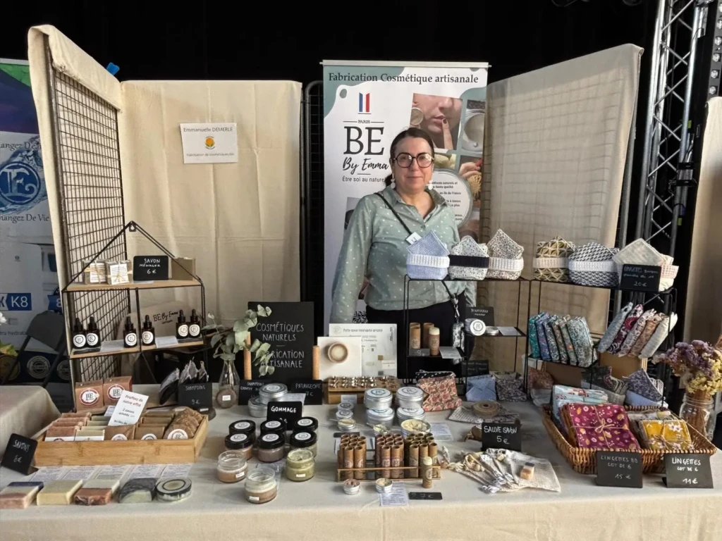 Exemple de stand de marché pour les produits cosmétiques de la marque BE by Emma