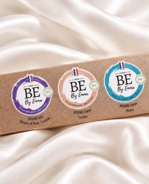 Coffret cadeau contenant 3 baumes, 1 sans parfum, 1 avec parfum et 1 avec huiles essentielle